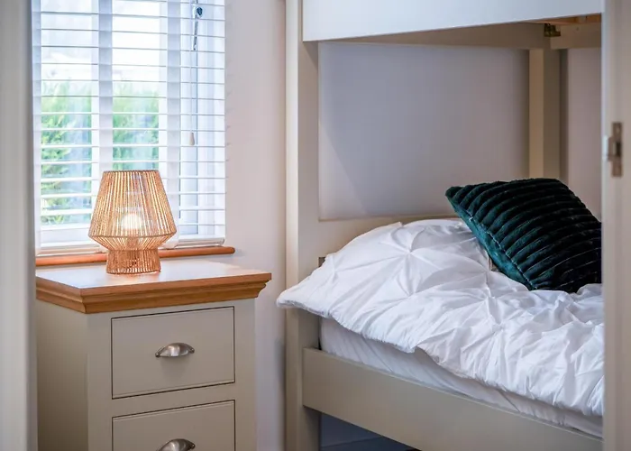 Swallow Lodge - 3 Bedroom Lodge - Wisemans Bridge
