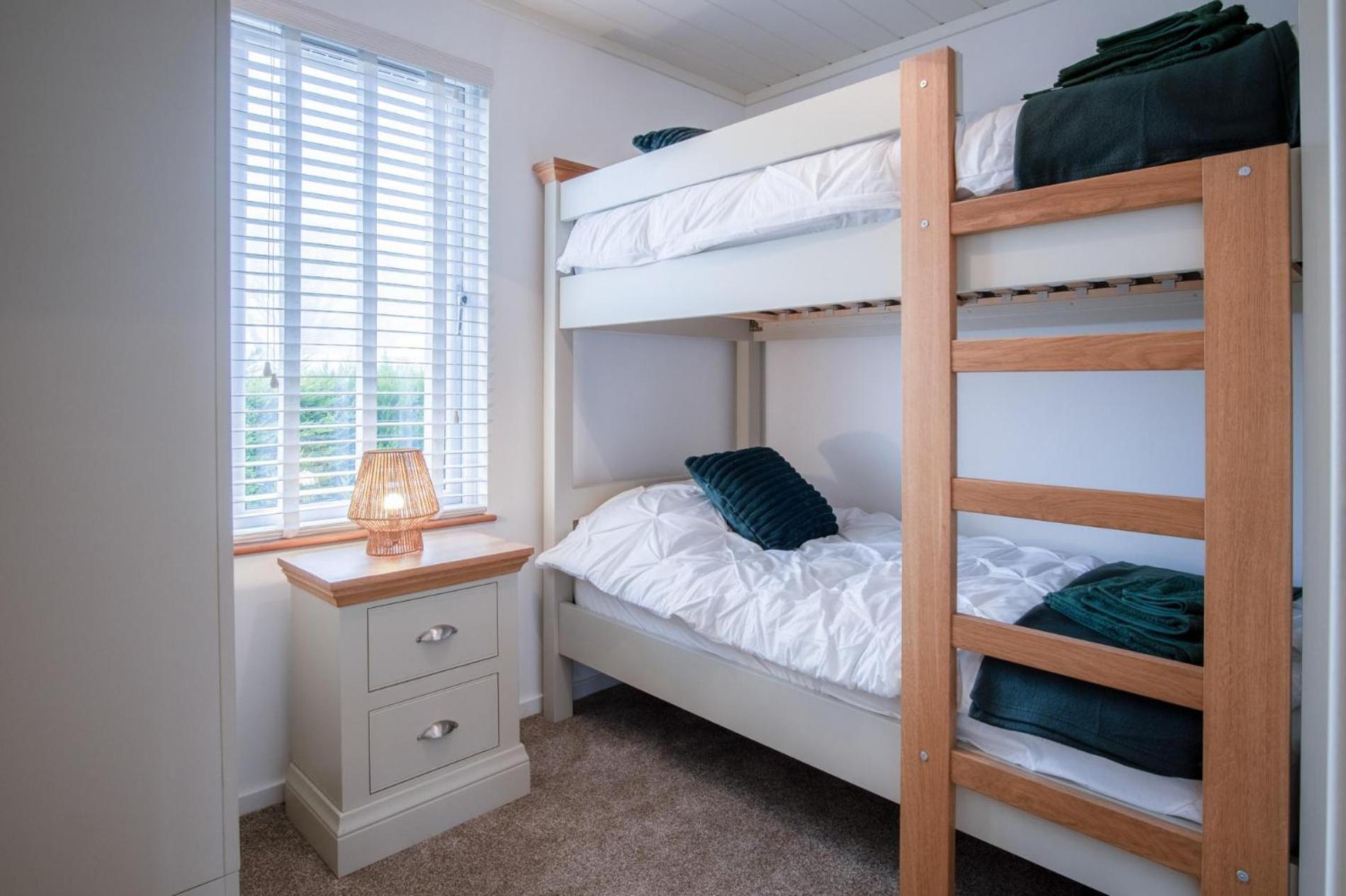 Swallow - 3 Bedroom - Wisemans Bridge *