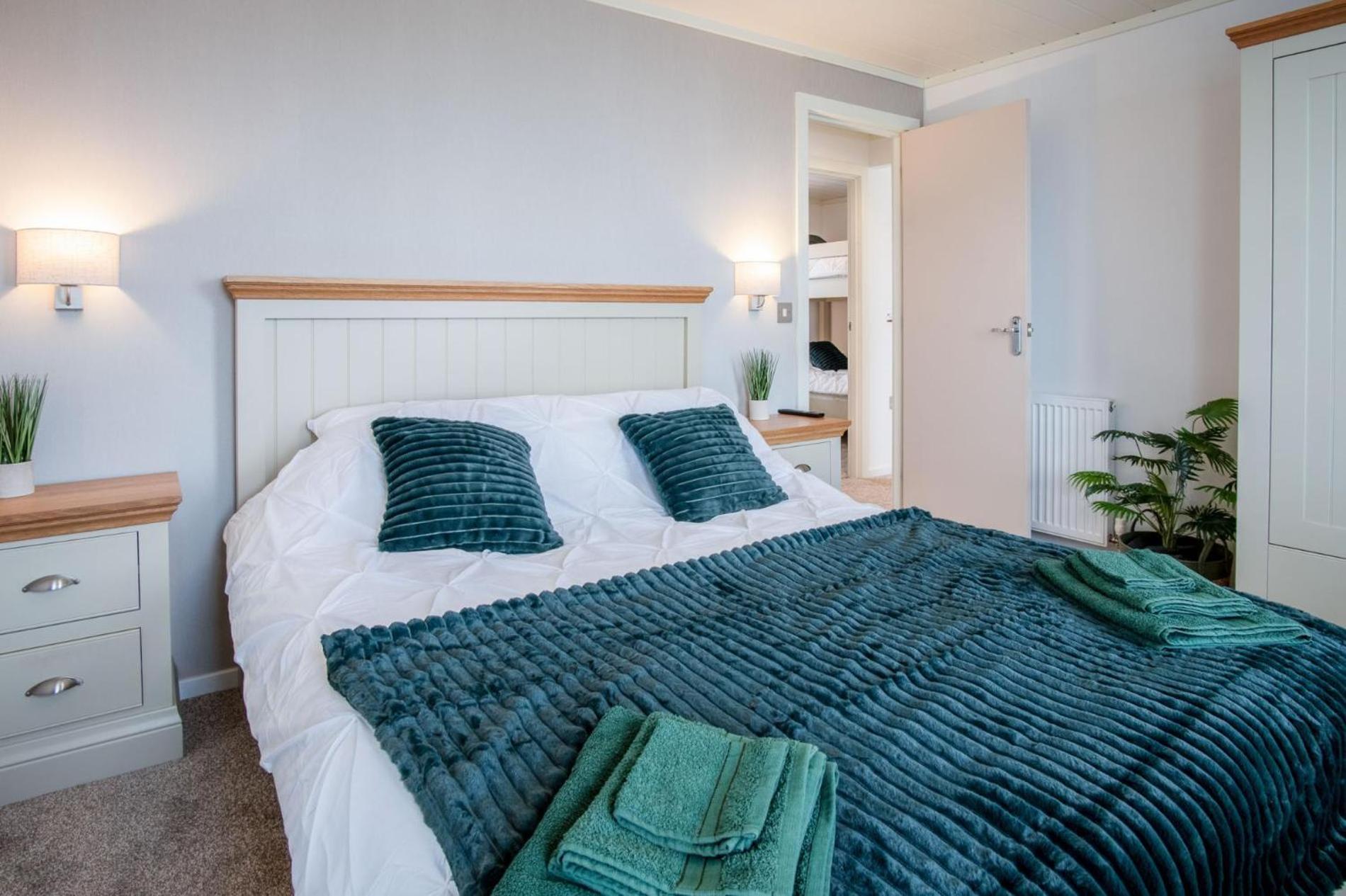 Swallow - 3 Bedroom - Wisemans Bridge *